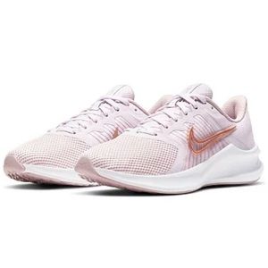 Host pick 🎉 Pink Nike downshifter women’s running shoes 🌸
